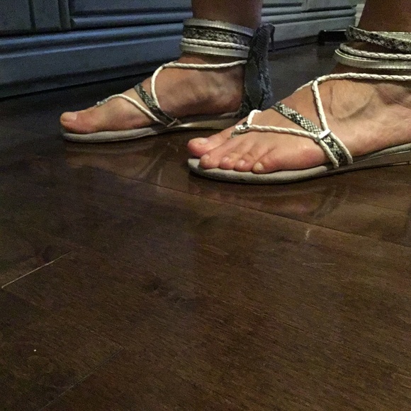 Very Volatile los Angela’s Sandals - Picture 5 of 8